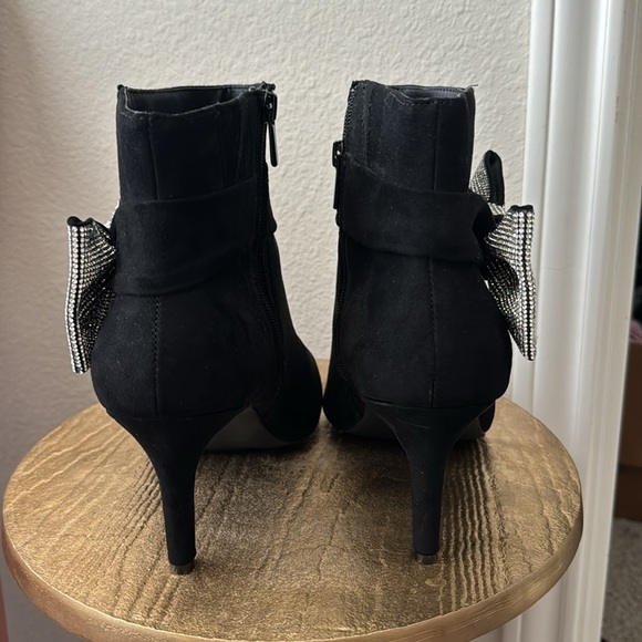 Torrid black/silver rhinestone bow, stiletto ankle bootie size 10WW (wide), NWOT - Picture 6 of 12